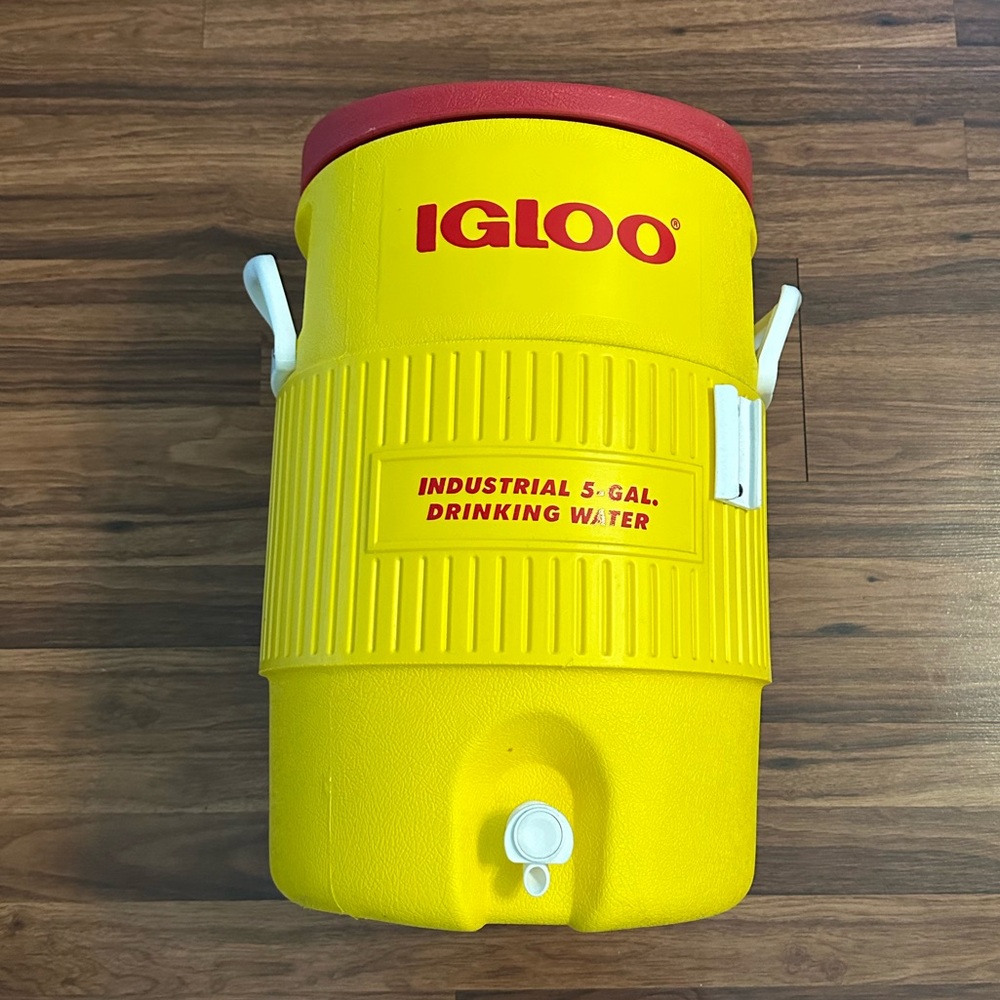 Igloo Industrial 5 Gallon Drinking Water Cooler